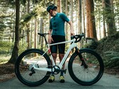 De MV Agusta Lucky Explorer Project E-Gravel fiets weegt 13,4 kg (~29,5 lbs). (Afbeelding bron: MV Agusta)