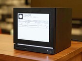 Valve heeft de Steam Machine uitgerust met een e-ink scherm voor interne tests (Afbeelding bron: Gamers Nexus)