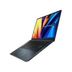 De Vivobook Pro 14 OLED combineert de Core i7-12700H en RTX 3050 in een 1,4 kg wegend pakket. (Afbeelding bron: ASUS)