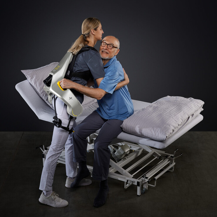 Apogee+ heeft ingebouwde handgrepen waar patiënten zich aan vast kunnen houden. (Bron: German Bionic)