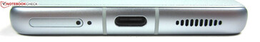 Bodem: SIM-sleuf, microfoon, USB-C 2.0, luidspreker