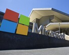 De uithangborden van Microsoft staan voor het gebouw van de bedrijfscampus