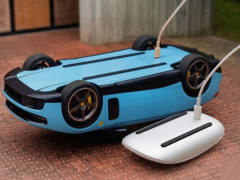 Volgens sommigen lijkt de Ferrari Luce op een Apple Magic Mouse.