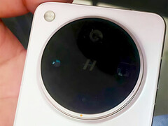 Het ontwerp van de Find X8 Ultra is in overeenstemming met de rest van de Find X8-serie. (Afbeeldingsbron: via Weibo)