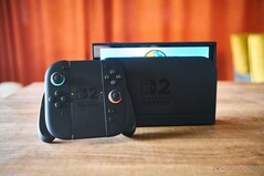 Meerdere gebruikers van de Nintendo Switch 2 (foto) zijn de problemen met de dockmodus van de handheld zat. (Afbeeldingsbron: Hannes Brecher/Notebookcheck)