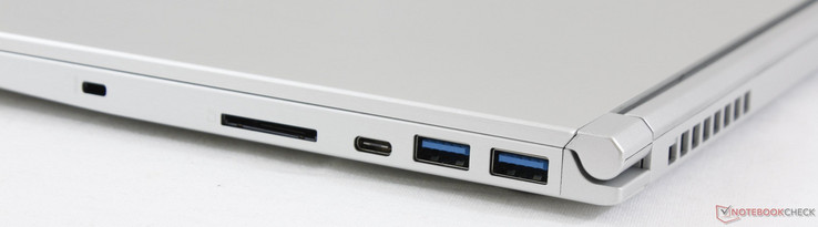 Rechterkant: Kensington Lock, SD kaartlezer, USB Type-C Gen. 1, 2x USB 3.1 Type-A
