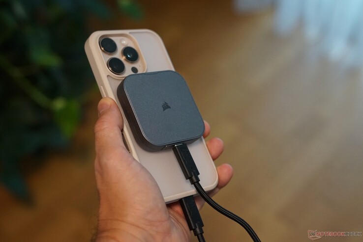 Corsair EX400S op iPhone