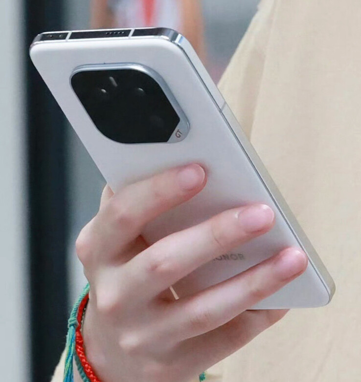 Een hands-on foto van de Honor GT Pro circuleert al op Chinese sociale media. (Afbeeldingsbron: via Digital Chat Station)
