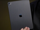 De volgende Apple iPad Pro 13 vanaf de achterkant (Afbeelding bron: Wylsacom)