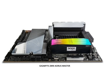 XFinity+ kit geïnstalleerd in een Gigabyte Z890 Aorus Master moederbord. (Afbeeldingsbron: V-color)