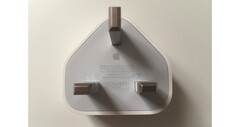 Een iPhone-oplader van Salcomp. (Bron: Apple Community)