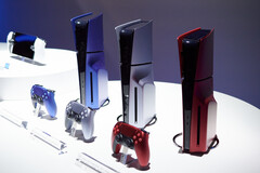 Sony&#039;s nieuwe Playstation 5 ontwerpen, inclusief controller. (Foto: Andreas Sebayang/Notebookcheck.com)