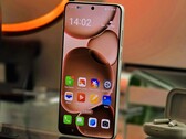 Oppo Find X8 Ultra in review. (Afbeeldingsbron: Marcus Herbrich/Notebookcheck)