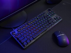 Turtle Beach Vulcan II TKL-toetsenbord en Burst II Pro draadloze gamingmuis op desktop (Afbeelding bron: Turtle Beach PR)