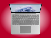 De Surface Laptop 13 inch weegt ongeveer 1,2 kg.