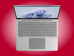 De Surface Laptop 13 inch weegt ongeveer 1,2 kg.