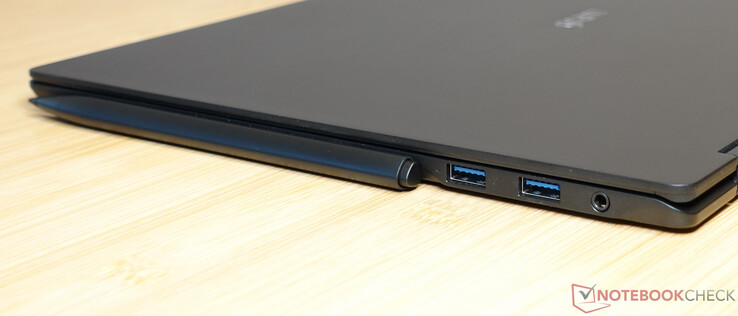 Magnetische stylushouder met inductief opladen; 2 x USB-A (3.2 Gen2x1); 3,5 mm audio-aansluiting