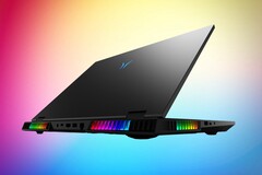 Medion heeft de Erazer Beast 18 X1 uitgerust met flitsende RGB-verlichting (Afbeelding bron: Medion, bewerkt)