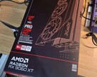 De XFX Pro Gaming-variant van de aankomende Radeon RX 9060 XT. (Afbeeldingsbron: uesato_hinata op Reddit)