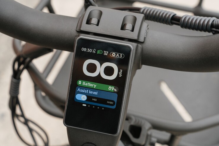 2,4-inch scherm met navigatie.