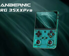 De RG35XX Pro is in wezen een RG35XX Plus met joysticks. (Afbeeldingsbron: Anbernic)