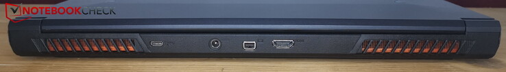 Achterkant: USB-C 3.2 Gen2, voeding, MiniDP, HDMI