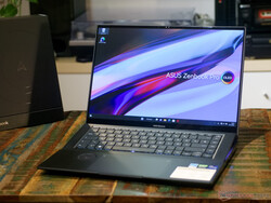 De Asus Zenbook Pro 16X OLED, geleverd door Asus.