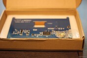 Het eigenlijke display wordt geleverd als PCB