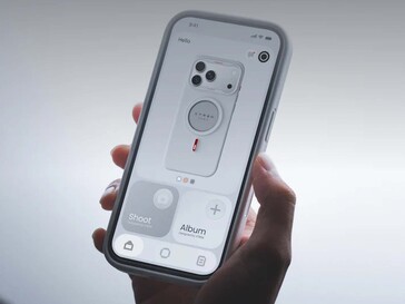 Afbeeldingen kunnen via de bijbehorende app naar het scherm worden geüpload