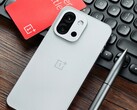 De OnePlus 13T is een van de premium compacte telefoons die in China verkrijgbaar zijn, maar niet wereldwijd. (Afbeelding Bron: Flying Bun op Weibo)