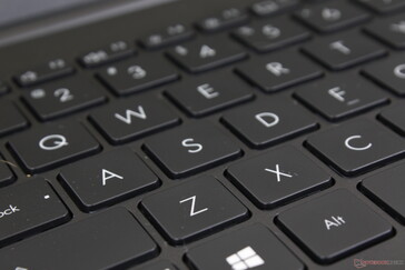 Asus heeft het toetsenbord van zijn VivoBook-serie al jaren niet meer verbeterd. De toetsverplaatsing is met 1,4 mm ondiep