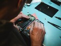Apple heeft het voor doe-het-zelvers gemakkelijker gemaakt om hun eigen iPhones te repareren (afbeelding via Unsplash)