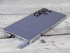 De Galaxy S26 Ultra zou zijn batterij sneller kunnen opladen dan de hier getoonde Galaxy S25 Ultra (bron: Notebookcheck)