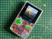 Een volledig geassembleerde ReBoy-kit met een afzonderlijk verkrijgbare Raspberry Pi Zero en GameBoy Color-behuizing (afbeelding: Kickstarter).
