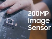 Sony's nieuwe 200 MP zou tot 20% groter kunnen zijn dan de ISOCELL HP2 op de Galaxy 25 Ultra. (Afbeelding Bron: Samsung)