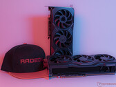De RX 7900 XT en RX 7900 XTX hebben een MSRP van respectievelijk US$899 en US$999. (Bron: Notebookcheck)