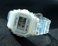 De Casio G-Shock x Google Play collab (afbeelding) met een doorschijnende hars kast en band. (Afbeeldingsbron: Google Play)