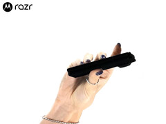De aangekondigde opvouwbare telefoon werd getoond met een matzwarte afwerking.