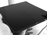 De Z Fold 8 Duo van Samsung ( Galaxy ) zal waarschijnlijk net zo goed presteren als de Oppo Find N6 (hier afgebeeld) wat betreft het beperken van vouwsporen.