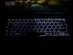 IdeaPad Flex 5 toetsenbord achtergrondverlichting [foto montage: fase 1 (links), fase 2 (rechts)]