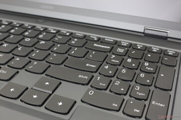 De full-size pijltjestoetsen verdienen lof, want die zijn vaak te klein op gaming laptops