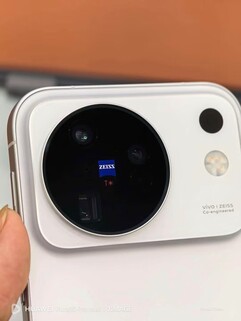 Close-upfoto van het cameraplateau op de binnenkort te verschijnen Vivo X500