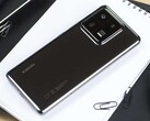 De Xiaomi 14 Pro wordt aangeboden in een speciale titanium versie. (Bron: NextPit)