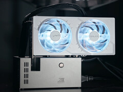 De NXPort met een dual-slot desktop grafische kaart geïnstalleerd. (Afbeeldingsbron: Marc Taraz & NXPort)