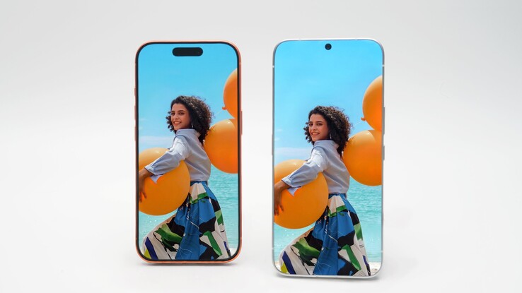 De Tecno Randlos-Phone vergeleken met een conventionele smartphone, naar het schijnt een iPhone 17 Pro.