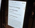 Het nieuwe scherm van de V4 Supercharger-kaartterminal van Tesla (afbeelding: Inert82/Reddit)