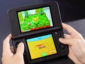 De Anbernic RG DDS lijkt op een Nintendo 3DS, maar is verrassend duur.