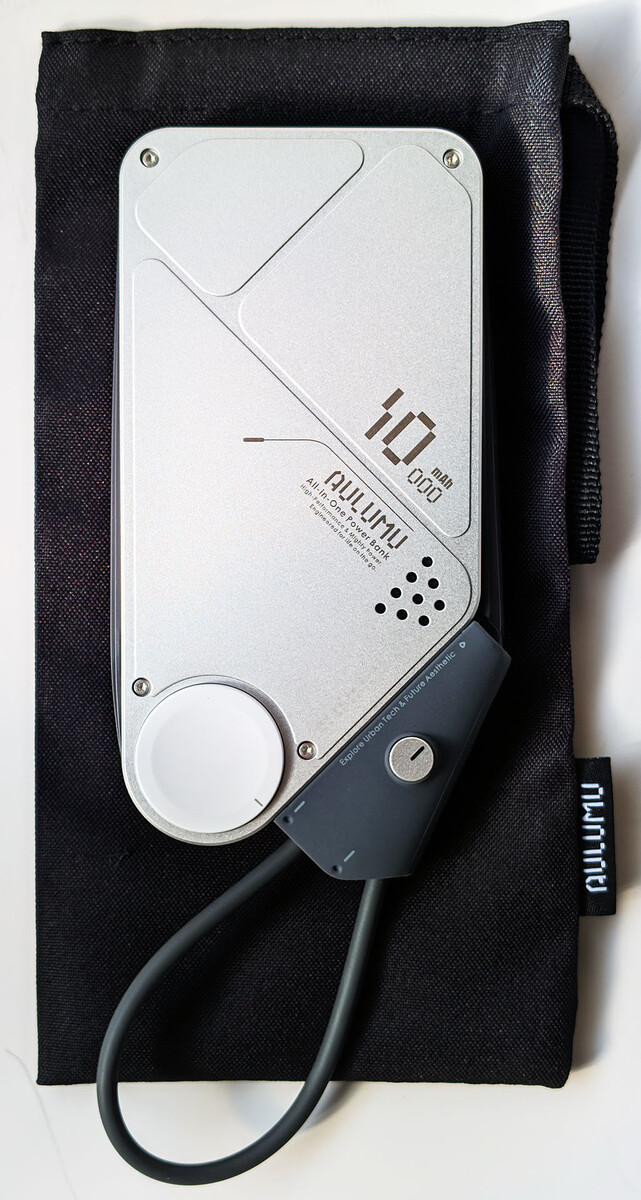 M10-powerbank en etui.