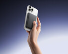 De PicoGo AM52 heeft Qi 2.2 draadloos opladen en ondersteuning voor 45 W bedraad opladen. Afgebeeld: een promofoto van de powerbank. (Afbeelding bron: Baseus)