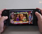 GPD Win 5 handheld met Street Fighter III: 3rd Strike uit de Capcom Anniversary Collection. (Afbeeldingsbron: The Phawx via YouTube)